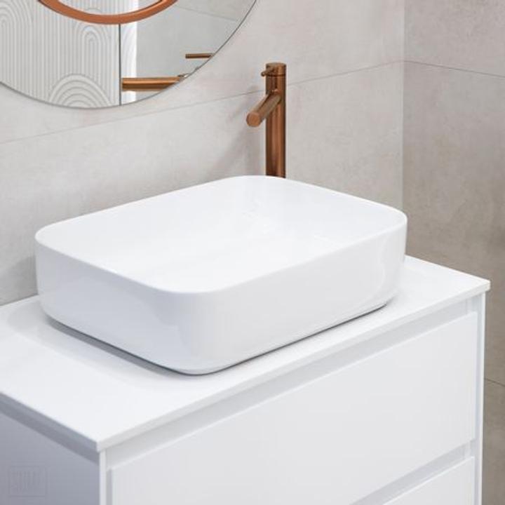 Umywalka nablatowa Snello biała – subtelność i funkcjonalność