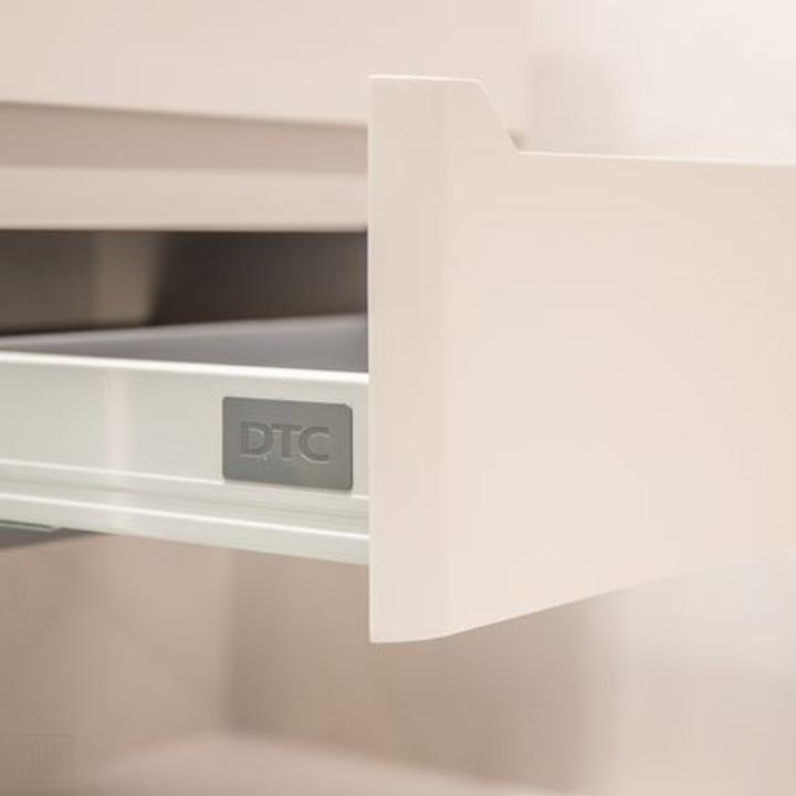 Beżowa szafka łazienkowa CASE 80 cm – przestrzeń i ciepłe wykończenie